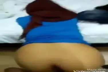 Jilbab Biru Digenjot Liar di Kosan Sampe Muncrat